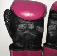 Century® BRAVE™ Women’s Boxing Gloves 12 oz Black & Pink New Without Tags Read