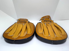 Winning Boxing Vintage Old Logo CM-20 Punching Mitt & H-1700 Headgear Set Japan