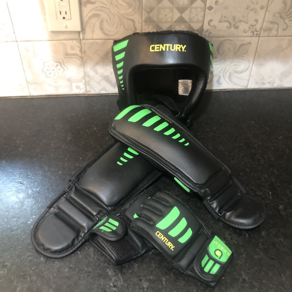BRAVE YOUTH SHIN INSTEP GUARDS L/XL, Head piece L/XL, gloves Small