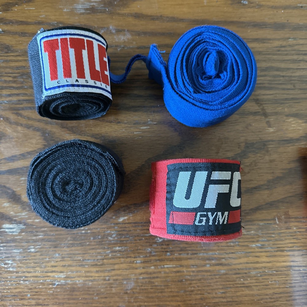 Title Boxing Traditional Weave Handwraps-2 Black 1 blue 1 red 4 total
