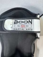 (A-1)Boon Martial Arts Shin Guards Large L Muay Thai Kickboxing White Black Pair