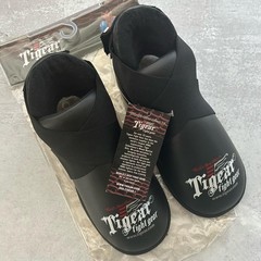 TIGEAR Kickboxing MMA Fight Gear Sparring Boots Foot Protection, Adult S NWT