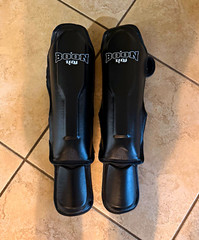 Boon Black Shin Guards – Pair of 2 Leg Guards
