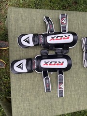 Set RDX SGL-T2W Shin Guards SGL-T2W-XL Black/White/Red XL Wraps Boxing Gloves