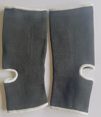 Venum Kontact Slip-On MMA Pro Ankle Support Guards Black One Size – 1 Pair NEW