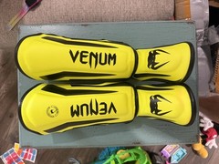 Venum Kid’s Elite MMA Shin Instep Guards – Small – Neo Yellow🔥