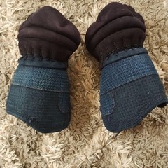 Kendo gauntlets, black and blue combination