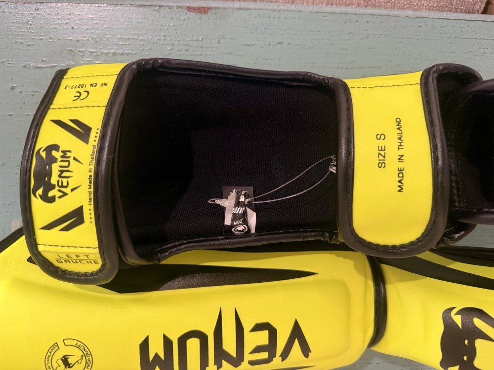 Venum Kid’s Elite MMA Shin Instep Guards – Small – Neo Yellow🔥
