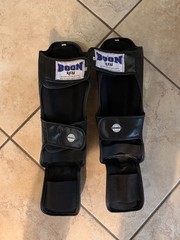 Boon Black Shin Guards – Pair of 2 Leg Guards