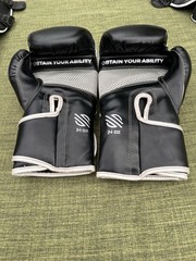 Set RDX SGL-T2W Shin Guards SGL-T2W-XL Black/White/Red XL Wraps Boxing Gloves