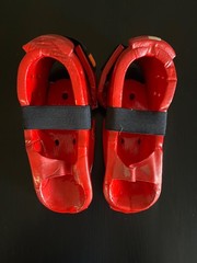 Macho Martial Arts sparing gear, Adult size Large, Punches and Deluxe Kicks