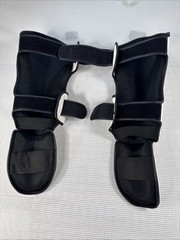 (A-1)Boon Martial Arts Shin Guards Large L Muay Thai Kickboxing White Black Pair