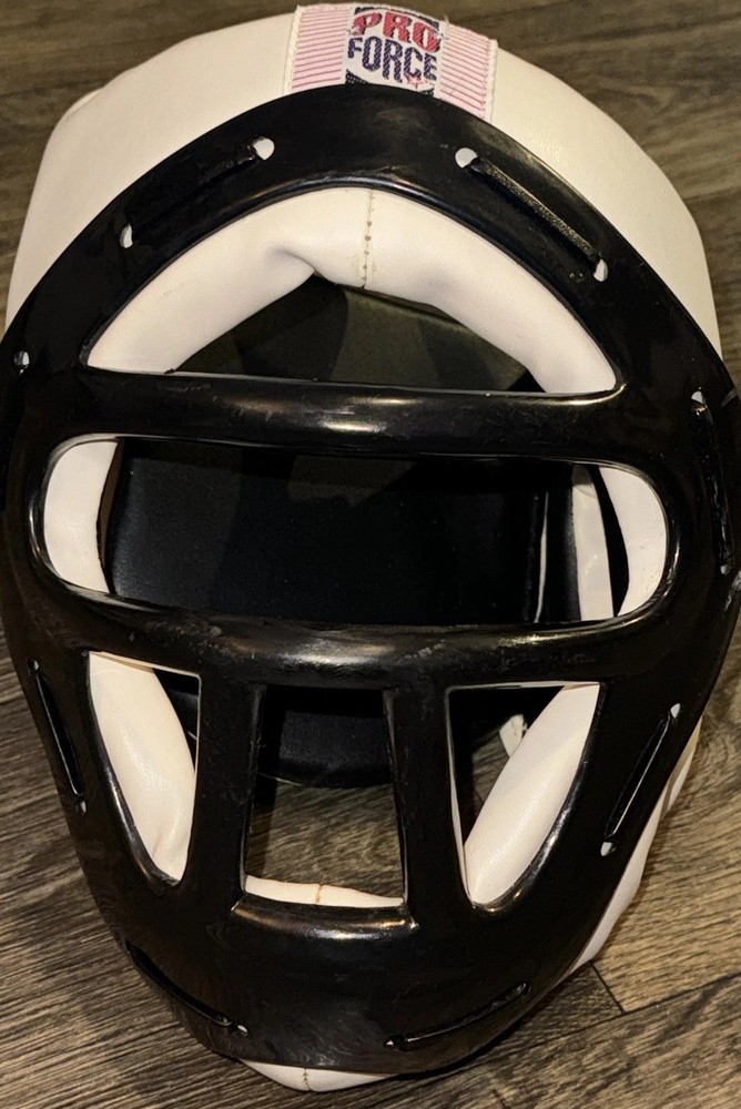 Vtg Pro Force Sparring Gear Face Mask White Size Medium 21 A 22” Flaw READ