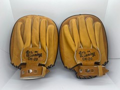 Winning Boxing Vintage Old Logo CM-20 Punching Mitt & H-1700 Headgear Set Japan