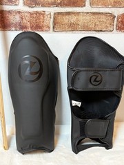 Eruption Boxing Shin Guards Foot Protectors MMA Muay Thai Kickboxing Black M