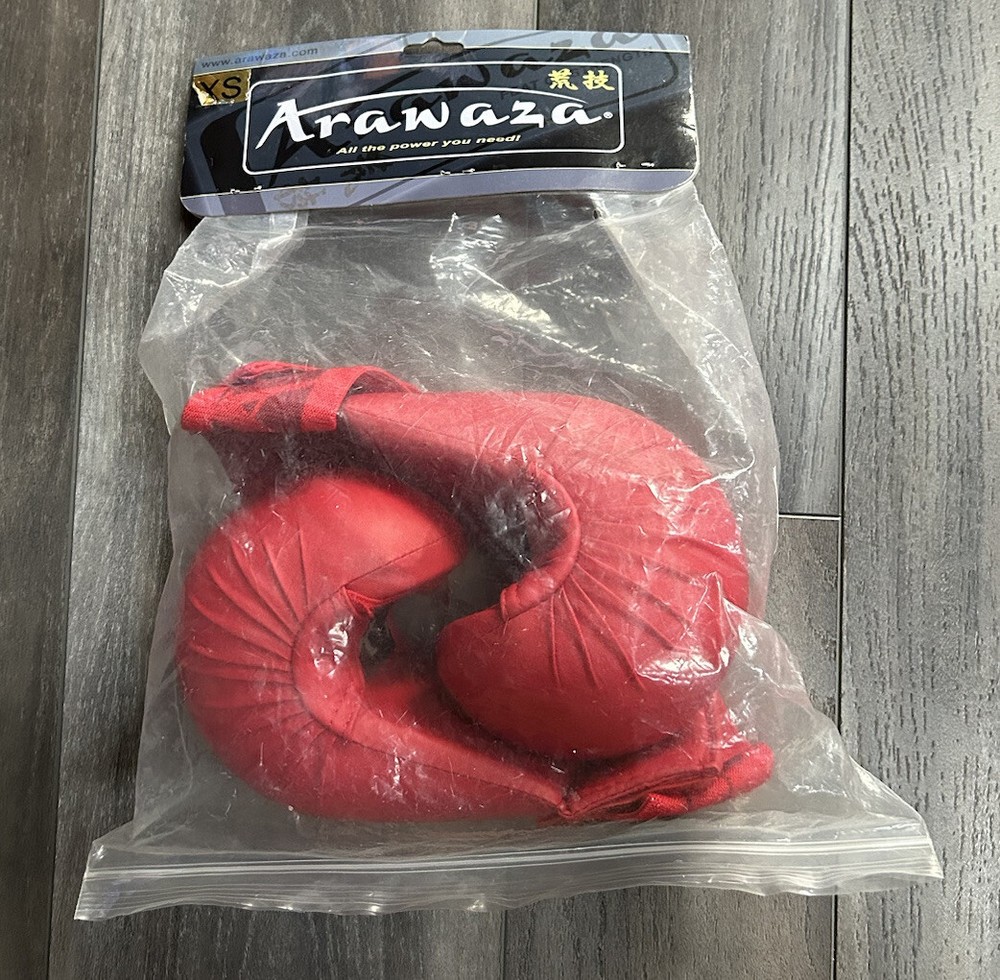 Arawaza WKF Approved Fist Gear Gloves. Red Size XS. New In Package