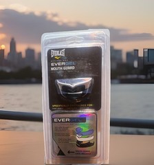 Everlast EverShield Mouthguard Adult Case Included (NEW/Unopened) Model 1400008