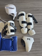 Taekwondo sparring gear kids sz M