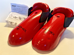 Macho Martial Arts Youth Teen One Size Red Foot Pads Foot Protection Guards NEW