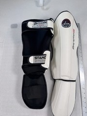 (A-1)Boon Martial Arts Shin Guards Large L Muay Thai Kickboxing White Black Pair