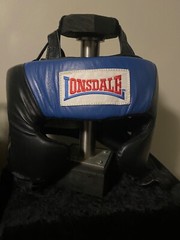 VINTAGE LONSDALE BLACK & BLUE LEATHER BOXING HEAD GUARD