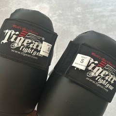 TIGEAR Kickboxing MMA Fight Gear Sparring Boots Foot Protection, Adult S NWT